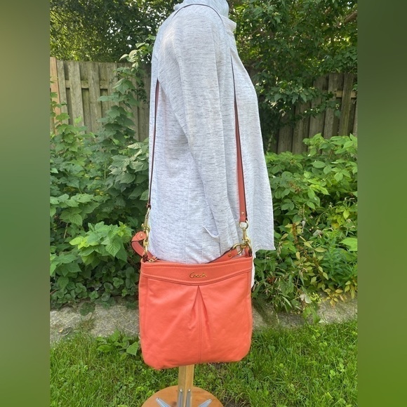 Coach Ashley Shoulder  Bag Peach - Picture 2 of 16
